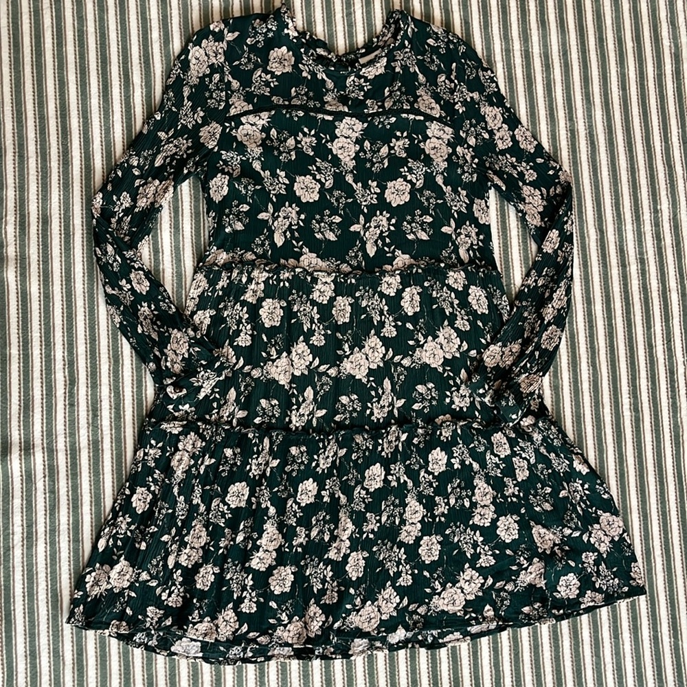 Knox Rose Women’s floral Green & Tan long sleeve tiered dress size M